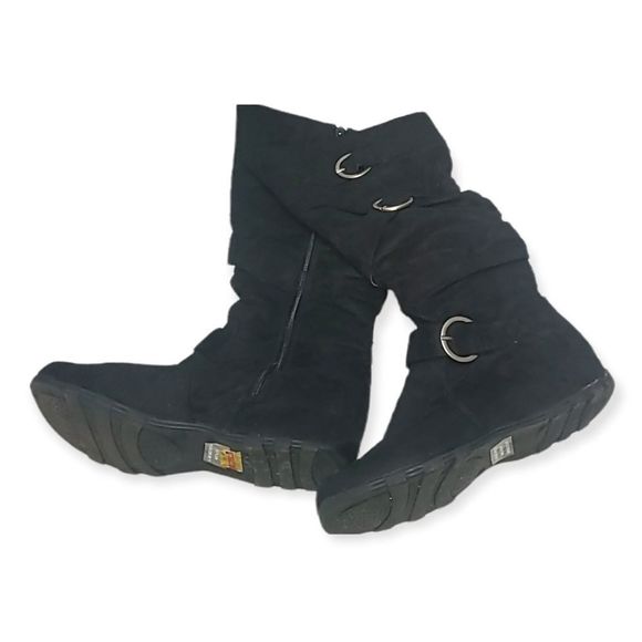 Boots  - Picture 1 of 6